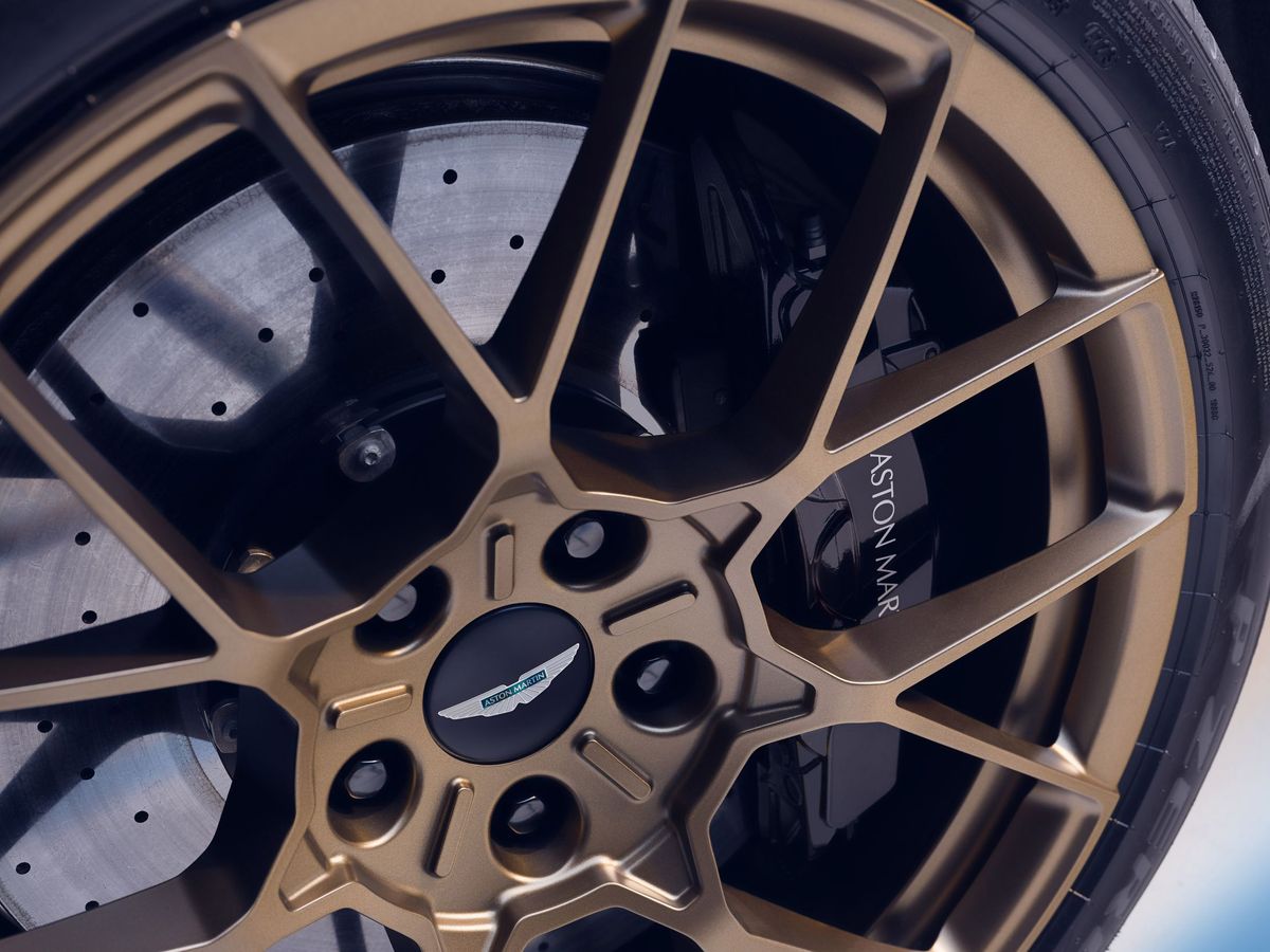 Aston Martin Vanquish 2024. Колеса. Купе, 3 поколение