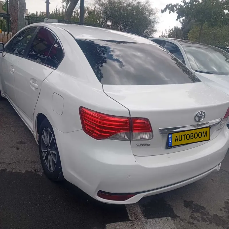 Toyota Avensis 2nd hand, 2014, private