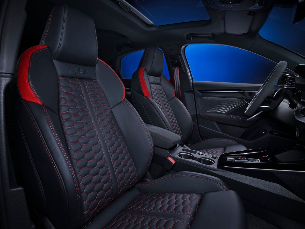 Audi RS3 2024. Передние сидения. Седан, 3 поколение, рестайлинг