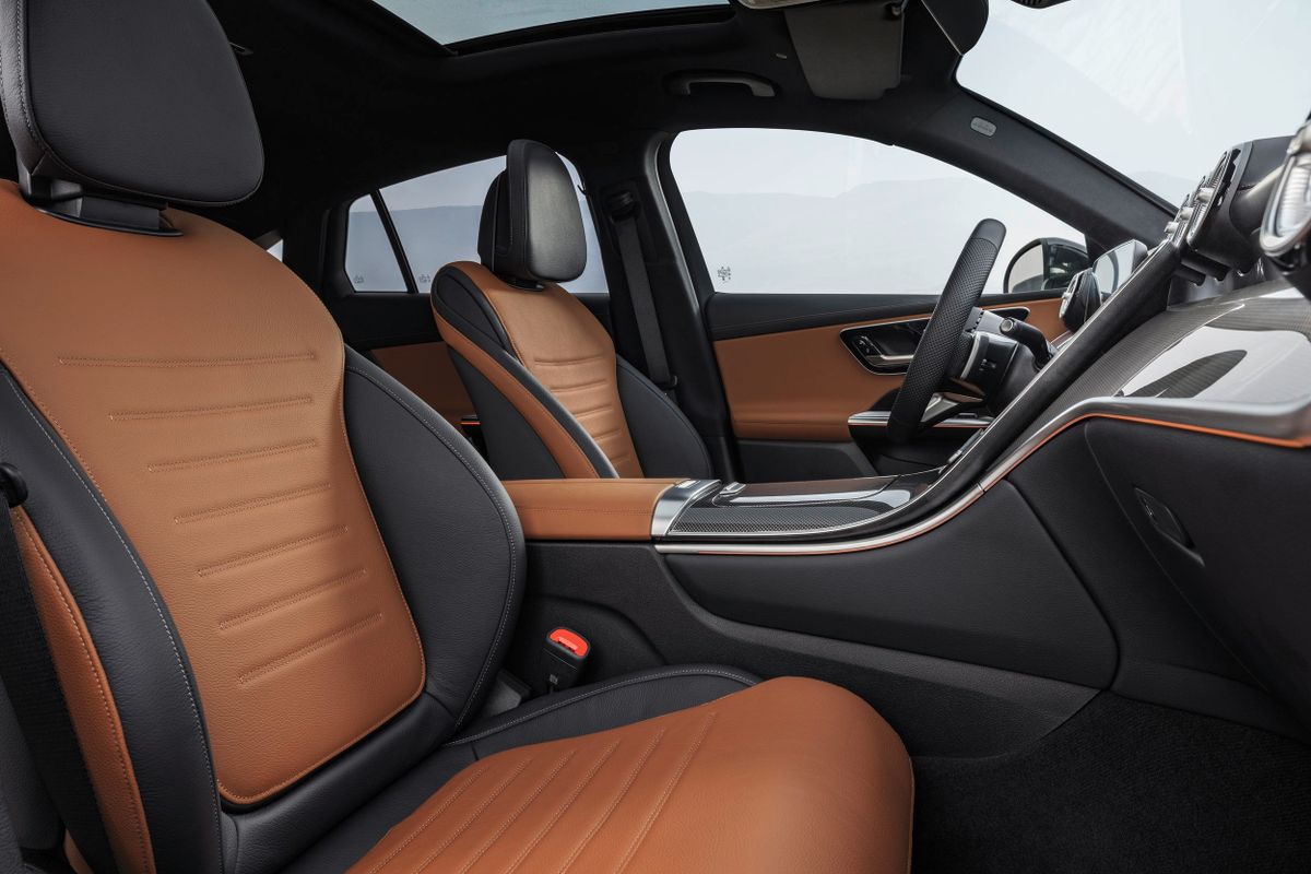 مرسيدس GLC Coupe ‏2023. المقاعد الأمامية. SUV كوبيه, 2 الجيل