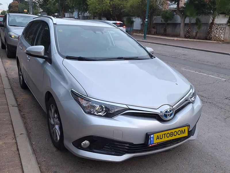 Toyota Auris 2nd hand, 2017, private hand