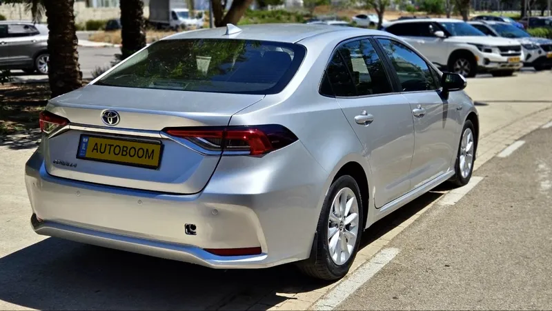 Toyota Corolla с пробегом, 2021