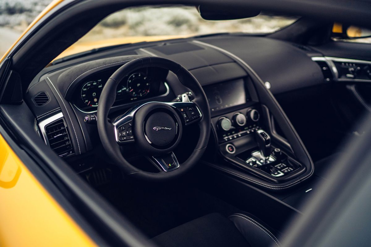 Jaguar F-Type 2019. Dashboard. Coupe, 1 generation, restyling 2