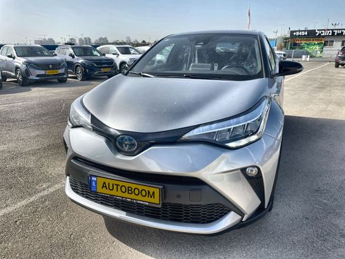 Toyota C-HR, 2022, photo