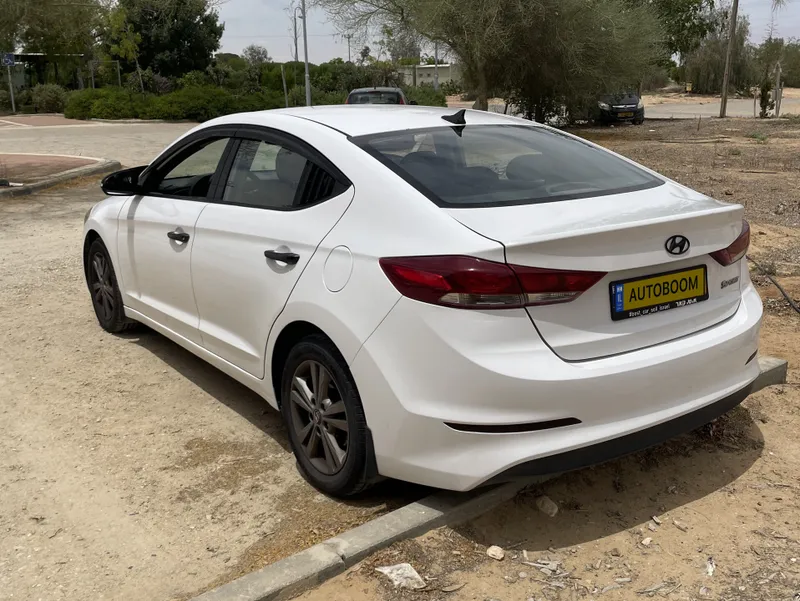 Hyundai Elantra с пробегом, 2018, частная рука