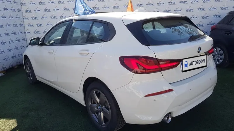 BMW 1 series nouvelle voiture, 2021
