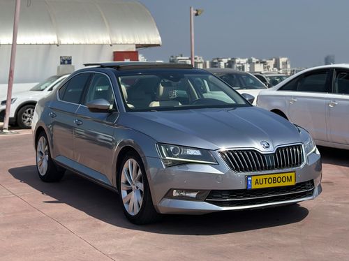 Skoda Superb, 2018, photo