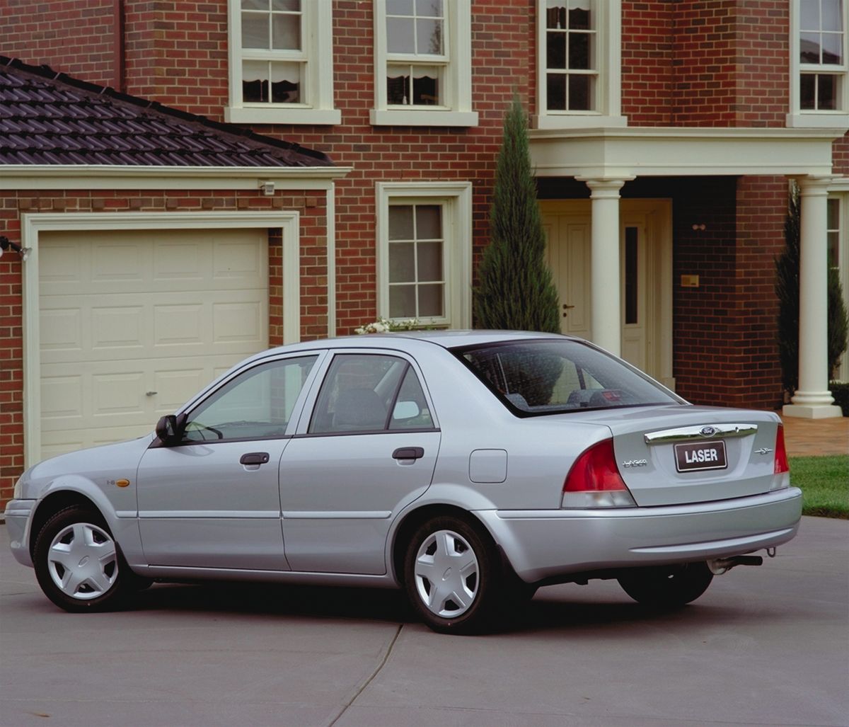 Ford Laser 1994. Carrosserie, extérieur. Berline, 4 génération