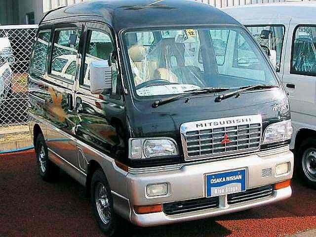 ميتسوبيشي برافو 1989. الهيكل، المظهر الخارجي. ميكرو فان, 1 الجيل