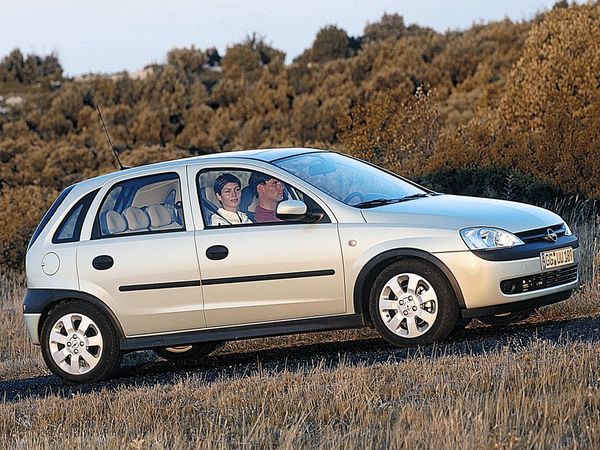 אופל ויטה 2001. מרכב, צורה. מיני 5 דלתות, 3 דור