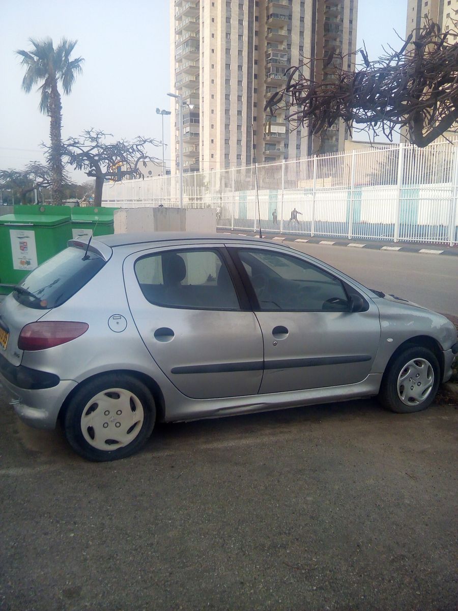 Peugeot 206 2nd hand, 2001, private hand