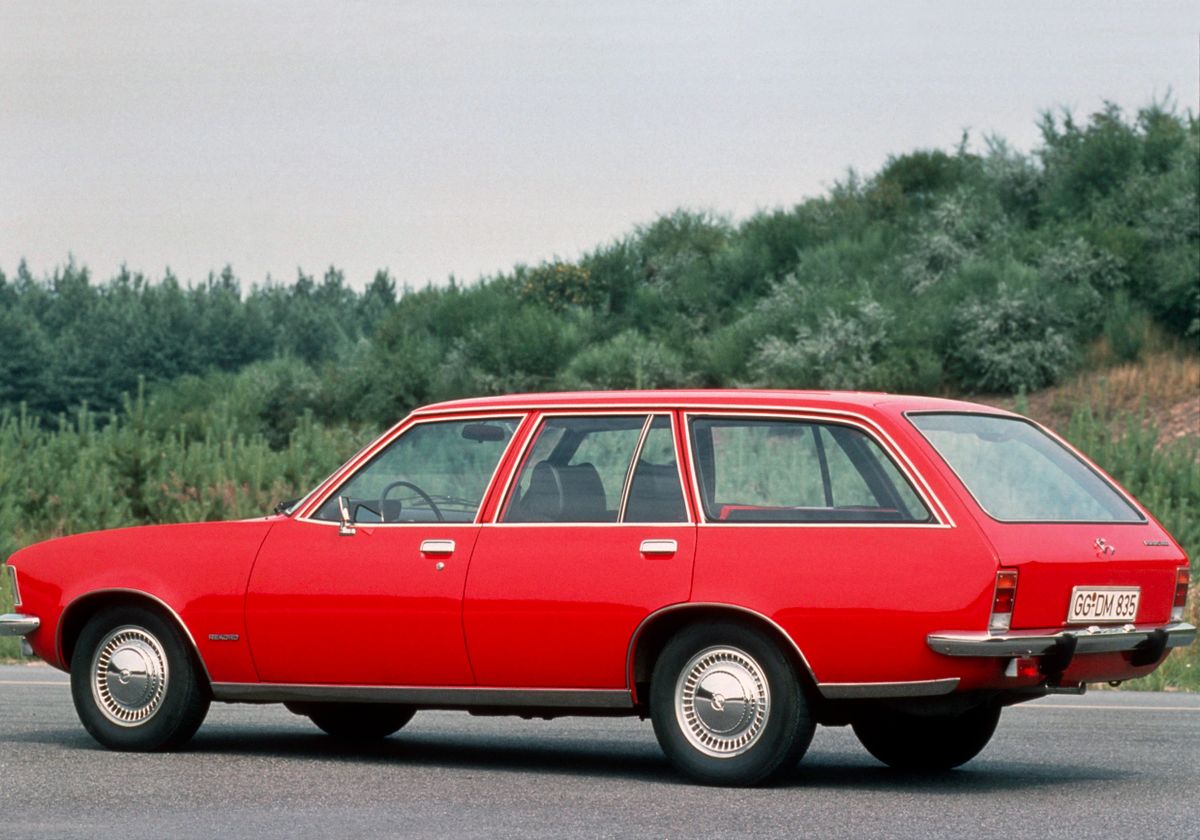 אופל רקורד 1972. מרכב, צורה. סטיישן 5 דלתות, 4 דור