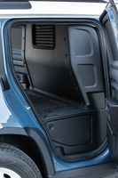 Land Rover Defender 2019. Coffre. VUS 3-portes, 2 génération