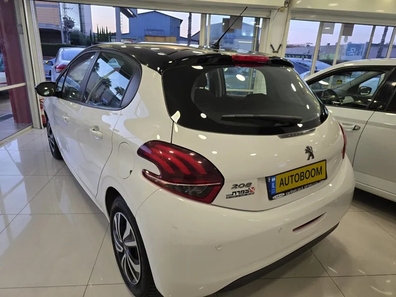 Peugeot 208 с пробегом, 2020