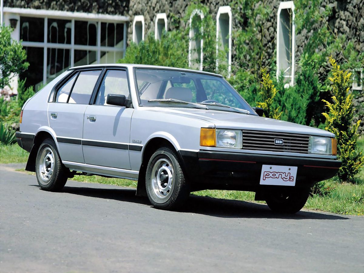 יונדאי פוני 1982. מרכב, צורה. האצ'בק 5 דלתות, 2 דור