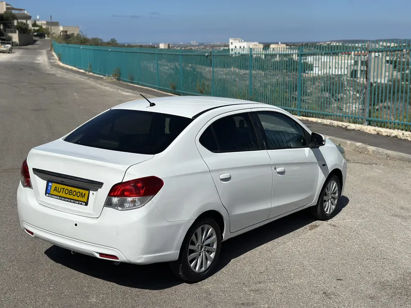Mitsubishi Attrage 2ème main, 2015