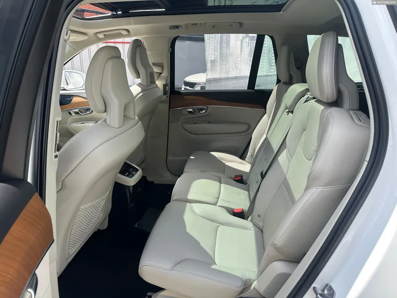 Volvo XC90 2nd hand, 2021, private