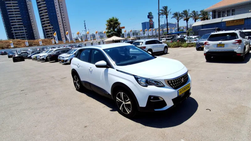 Peugeot 3008 с пробегом, 2020