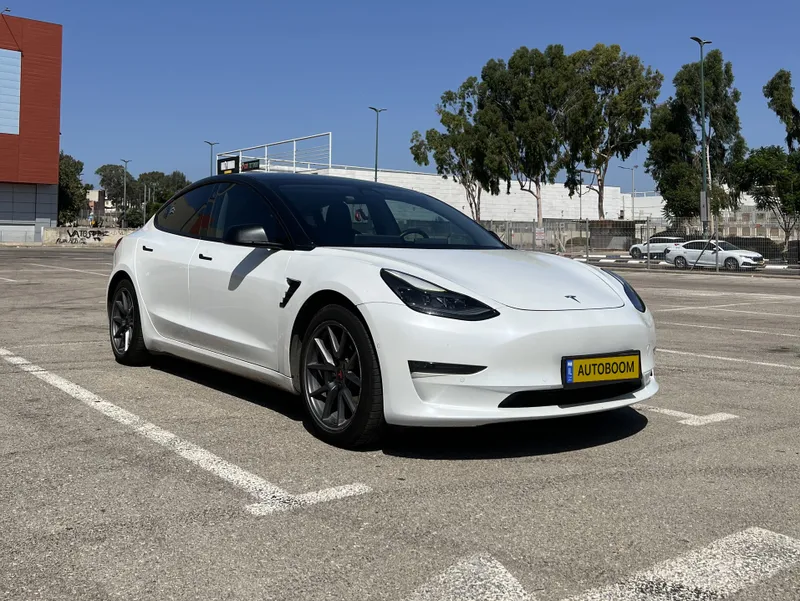 Tesla Model 3 2nd hand, 2021, private