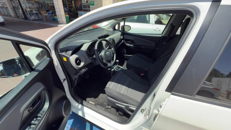 Toyota Yaris с пробегом, 2017, частная рука