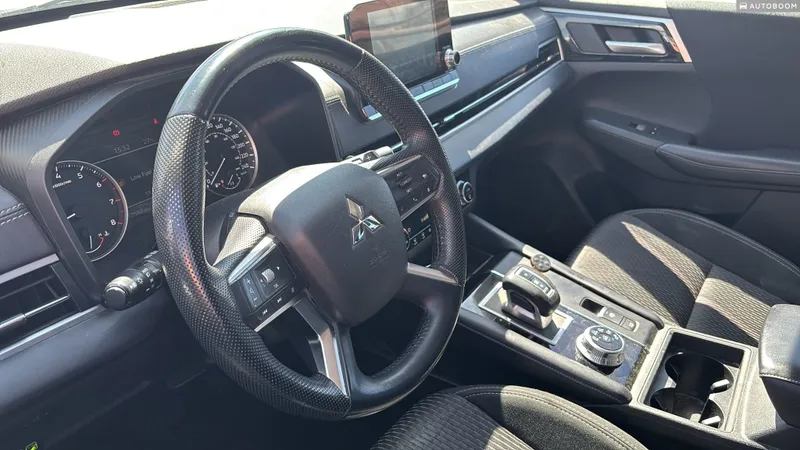 Mitsubishi Outlander 2nd hand, 2023