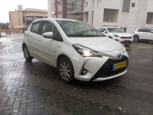 Toyota Yaris, 2017, photo