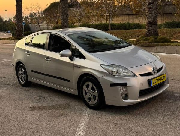 Toyota Prius с пробегом, 2011, частная рука