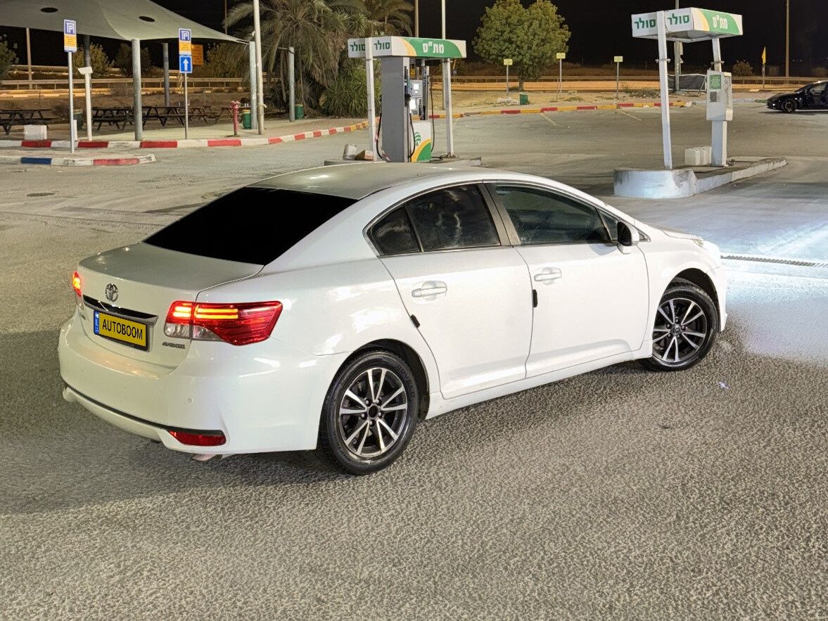 Toyota Avensis с пробегом, 2014, частная