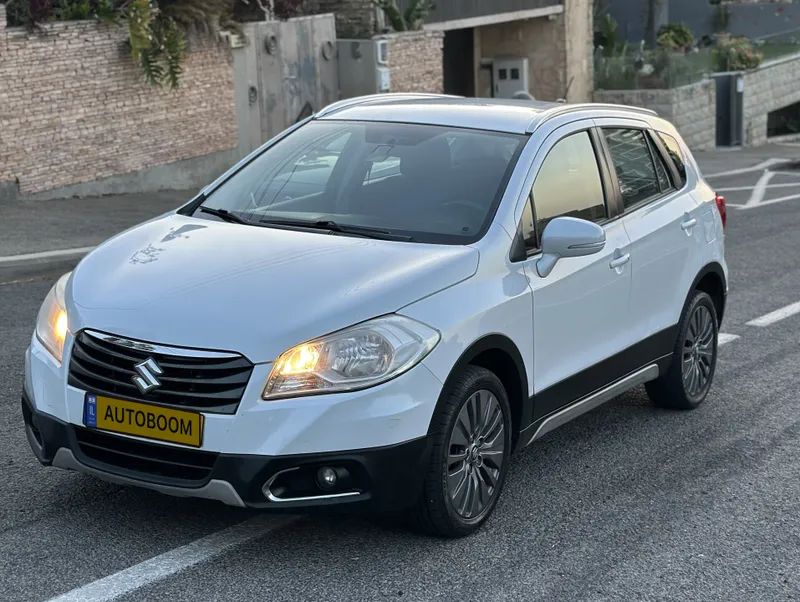 Suzuki SX4 2ème main, 2015, main privée