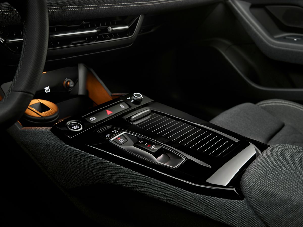 Audi A6 e-tron 2024. Центральная консоль. Лифтбэк, 1 поколение