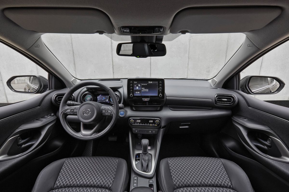 Mazda 2 2022. Siéges avants. Mini 5-portes, 4 génération