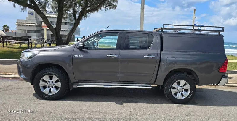 Toyota Hilux с пробегом, 2017, частная рука
