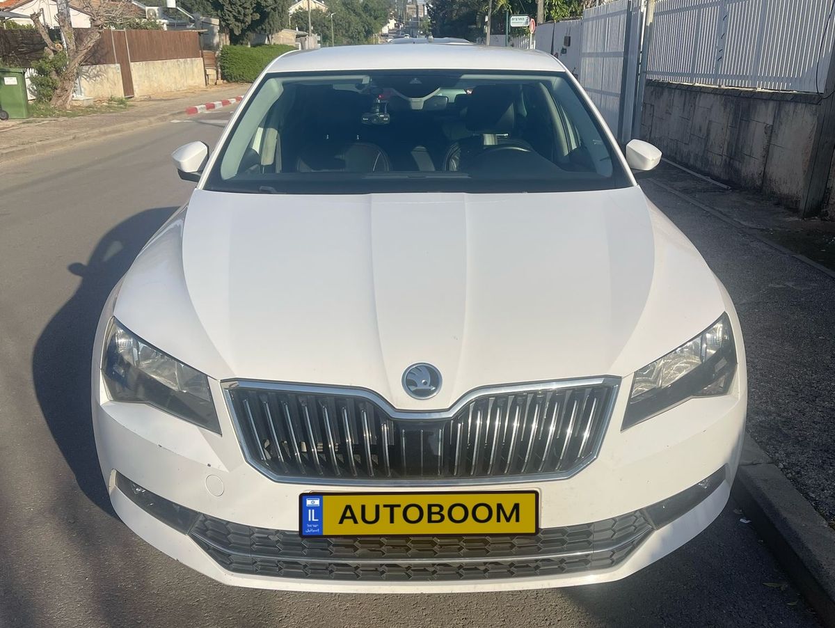 Škoda Superb 2ème main, 2019, main privée