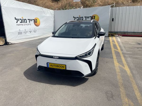 גיאומטרי C יד 2 רכב, 2023, פרטי
