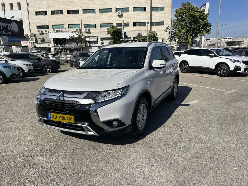 Mitsubishi Outlander с пробегом, 2020