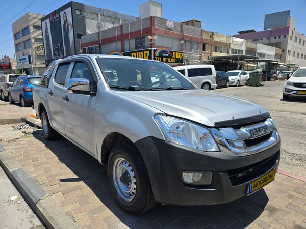 Isuzu D-Max с пробегом, 2013