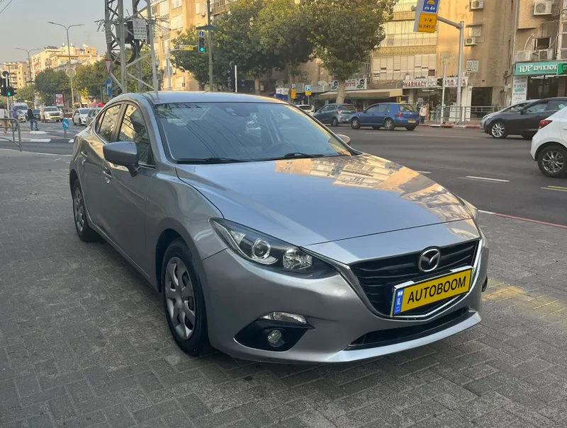 Mazda 3 2nd hand, 2015