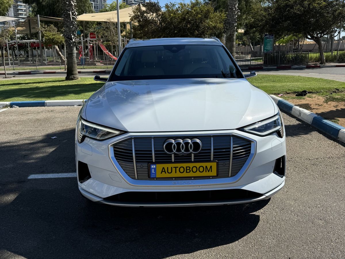 Audi Q8 Sportback e-tron 2nd hand, 2021, private hand