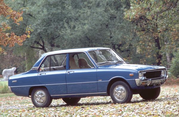Mazda 1000 1967. Carrosserie, extérieur. Berline, 1 génération