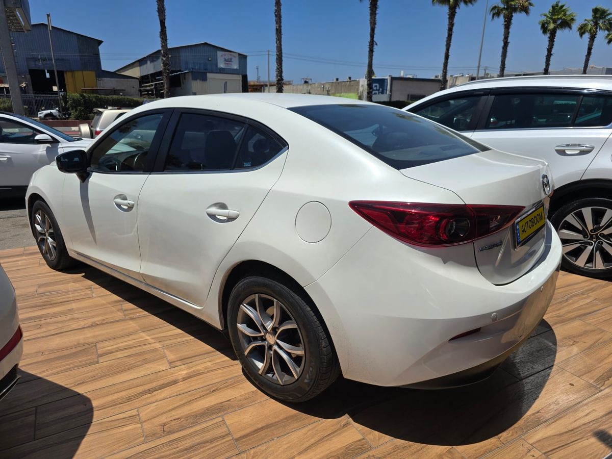Mazda 3 с пробегом, 2016