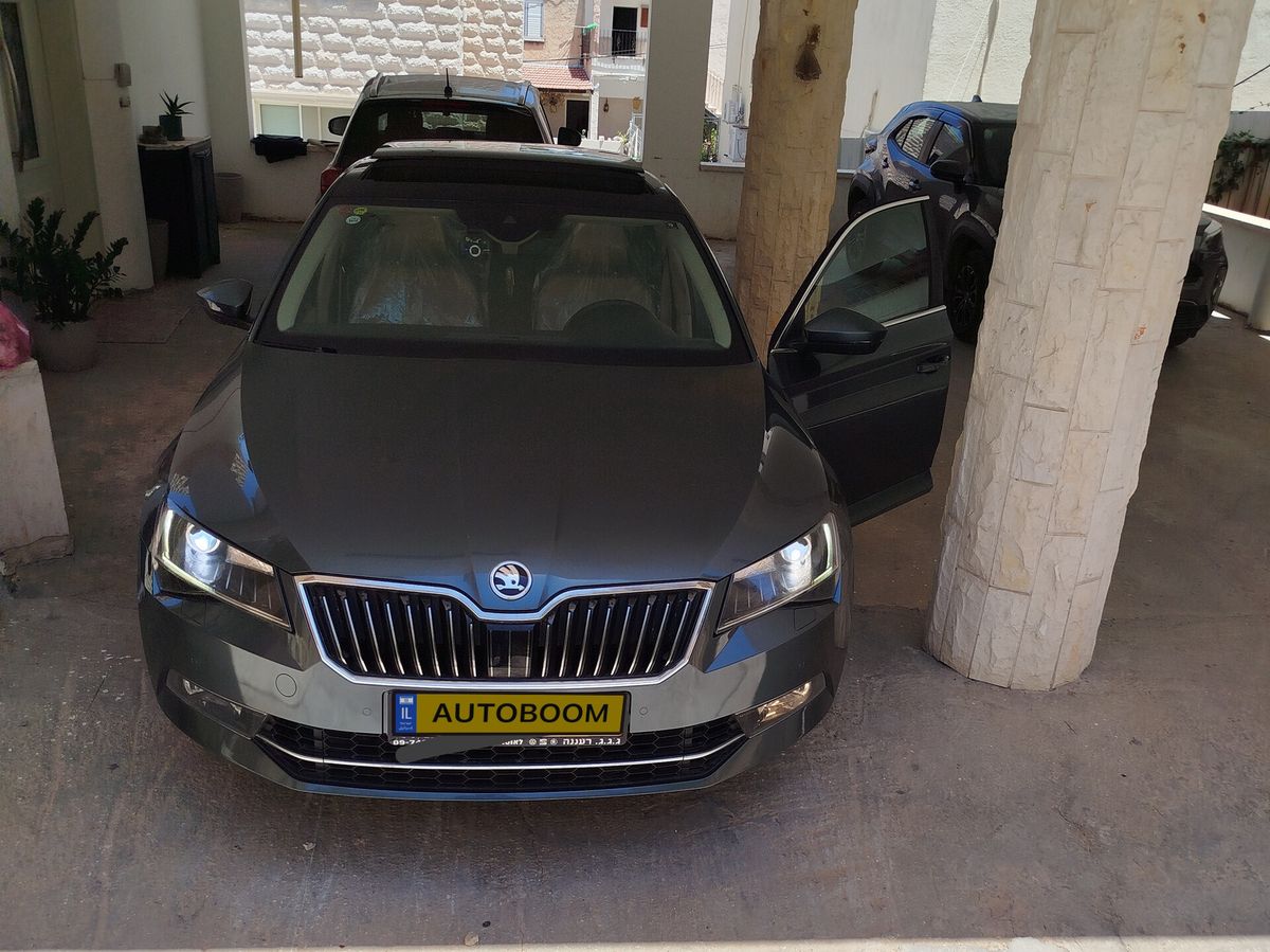 Škoda Superb 2ème main, 2019, main privée