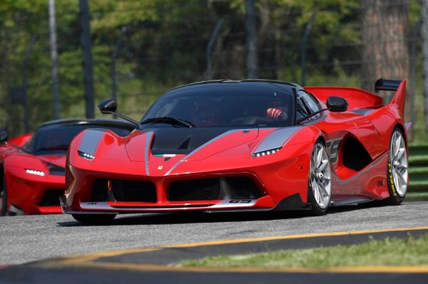 فيراري FXX K ‏2015. الهيكل، المظهر الخارجي. رودستر, 1 الجيل