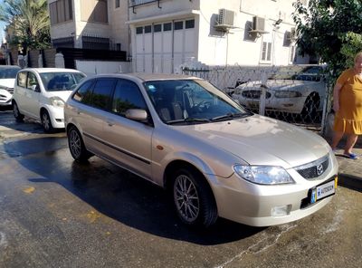 מאזדה 323 לאנטיס יד 2 רכב, 2002