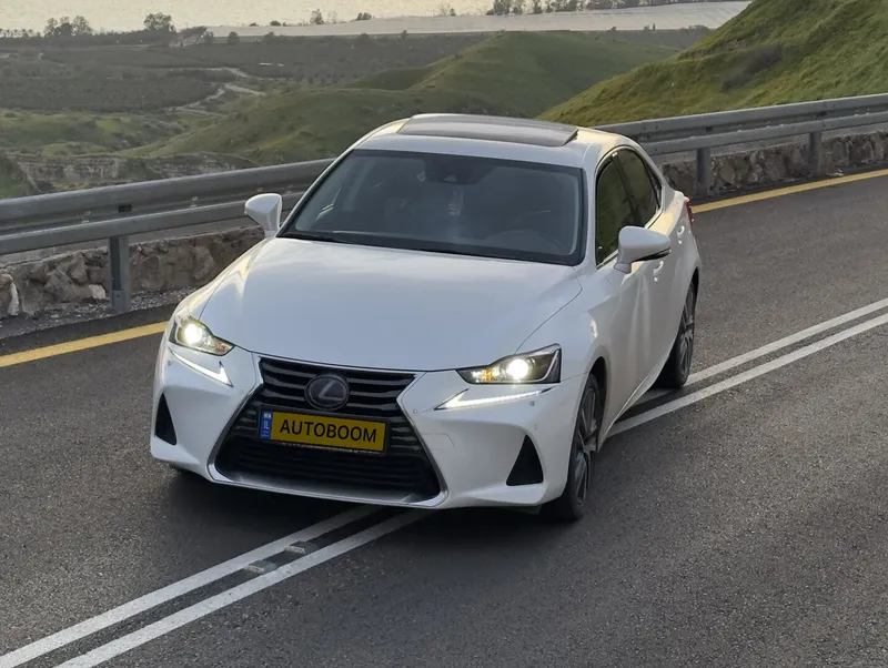 Lexus IS 2nd hand, 2018, private hand