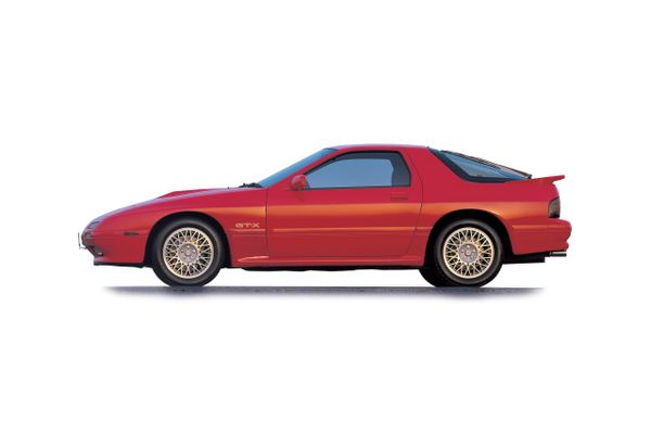מאזדה RX-7 1985. מרכב, צורה. קופה, 2 דור