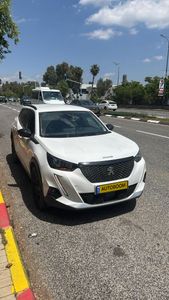Peugeot 2008, 2022, фото