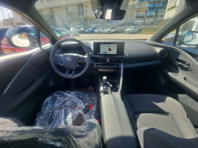 טויוטה C-HR רכב חדש, 2025, פרטי