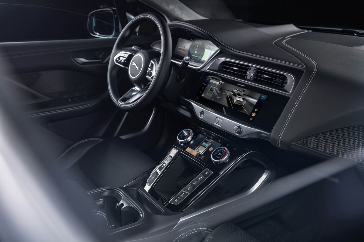 Jaguar I-Pace 2018. Center console. SUV Coupe, 1 generation