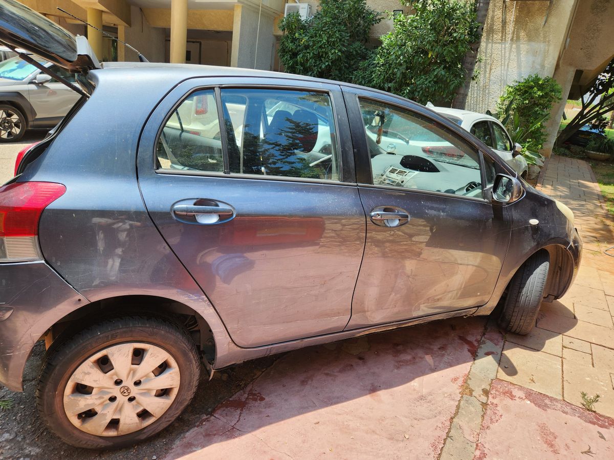 Toyota Yaris с пробегом, 2009, частная рука