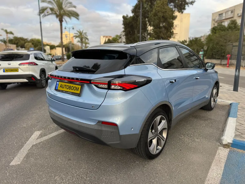 גיאומטרי C יד 2 רכב, 2022, פרטי